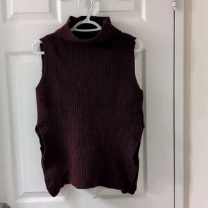 Aritzia Wilfred merino wool sweater vest  burgundy Preppy Clean Girl Academic S